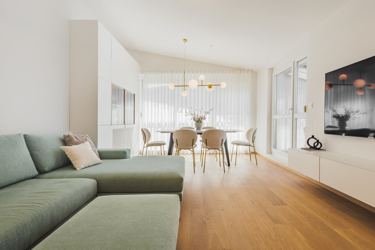 Kraljevsko udobje sedežne garnoiture CARDIFF